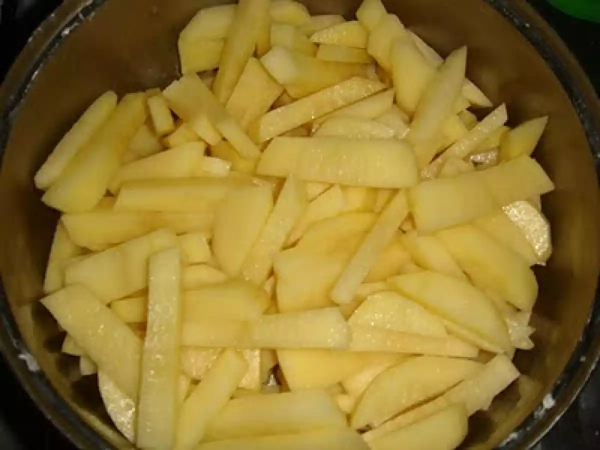 Papas fritas con huevos revueltos