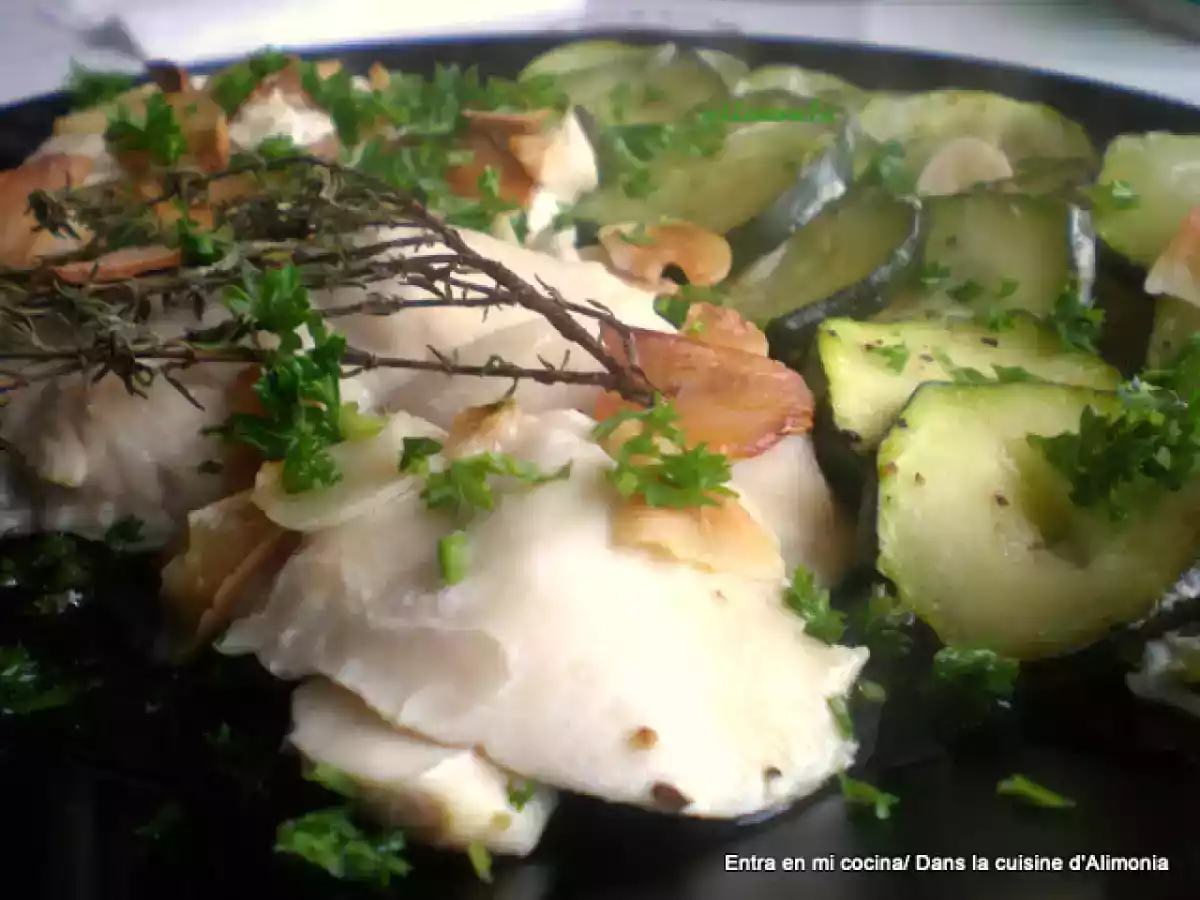 Papillote de pollo al tomillo y calabacines. - foto 2