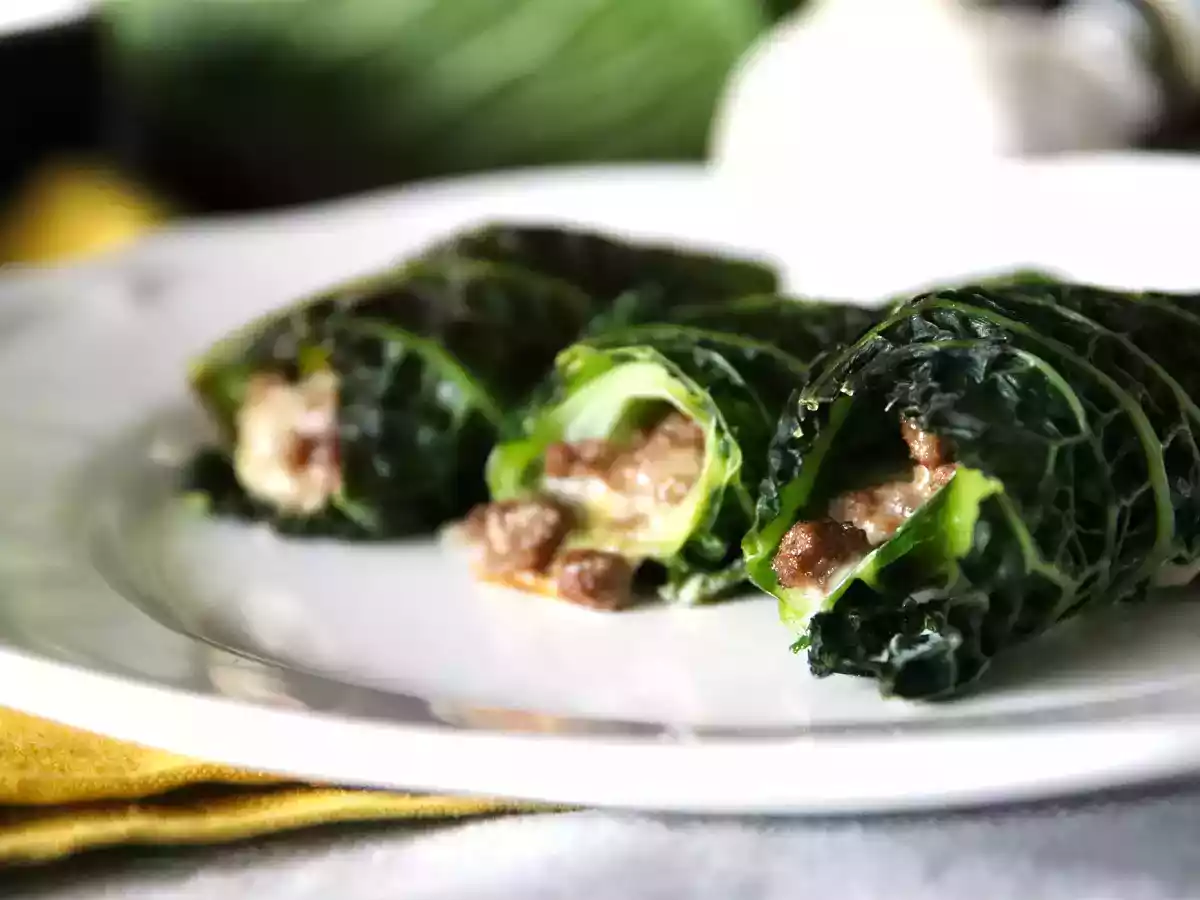 Paquetitos de col rellenos de carne molida - foto 3