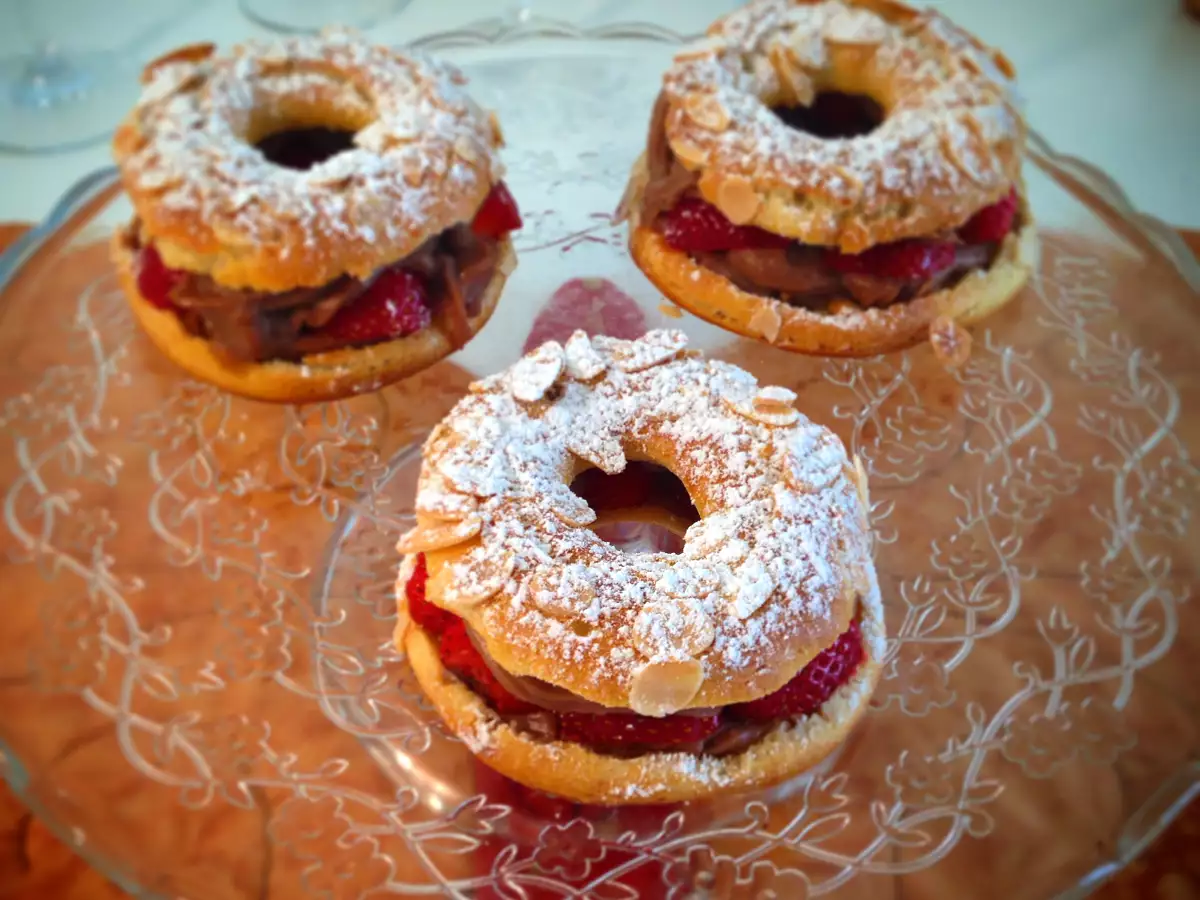Paris-Brest de crema de praliné y fresas - foto 2