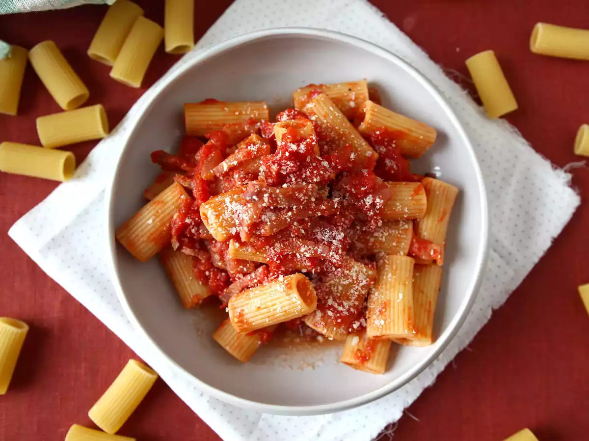 Pasta a la Amatriciana, una receta italiana llena de sabor y tradición - foto 5