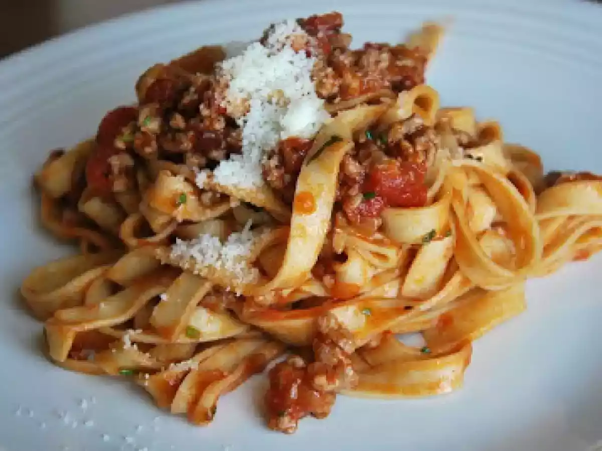 Pasta a la boloñesa con ñ