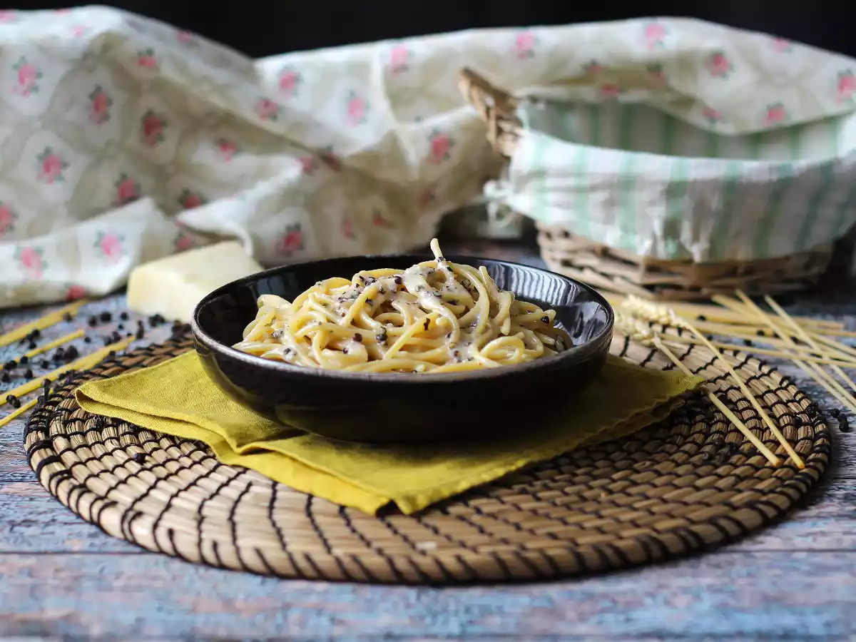 Pasta cacio e pepe: 3 ingredientes, una explosión de sabor - foto 2
