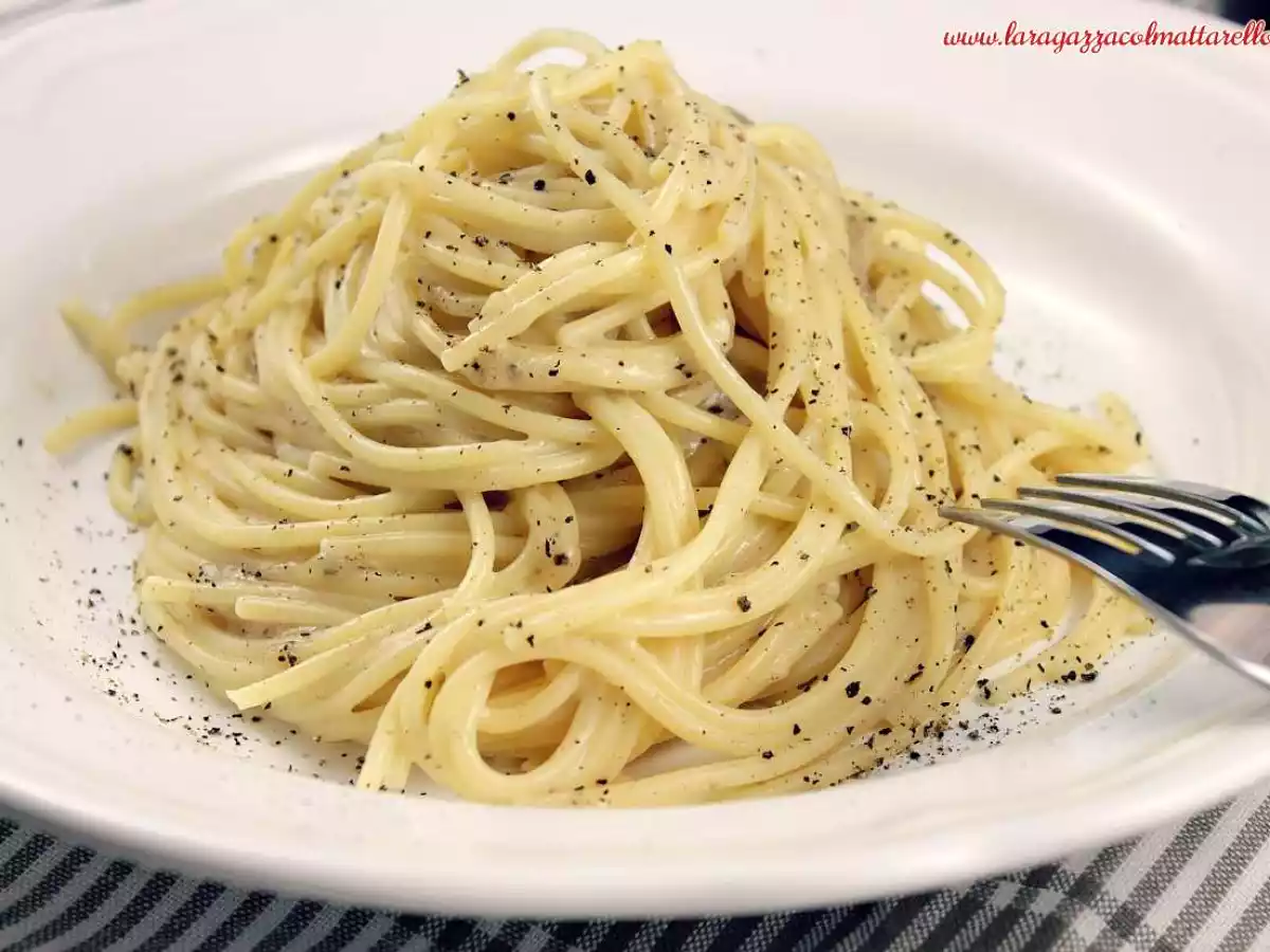 Pasta cacio e pepe a la romana (queso y pimienta) - foto 2