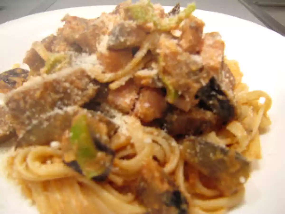 Pasta con Berenjenas y Tomate