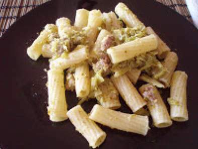 Pasta con broccoli e salciccia (pasta con brócolis y salchicha)