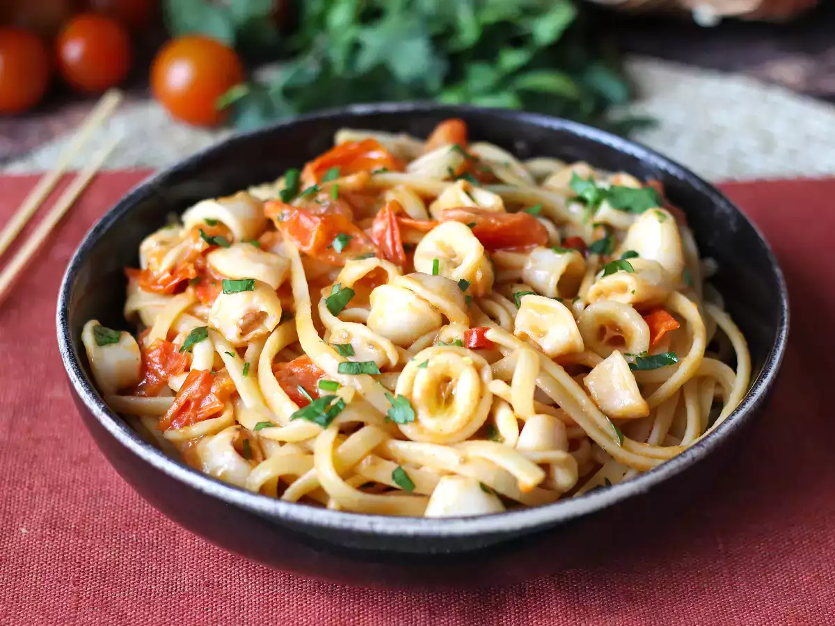 Pasta con calamares congelados y tomates cherry: receta sencilla y sabrosa - foto 4