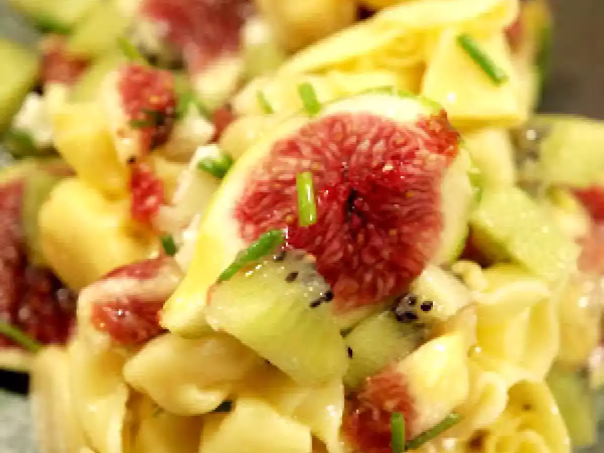 Pasta con higos, kiwi y queso de cabra