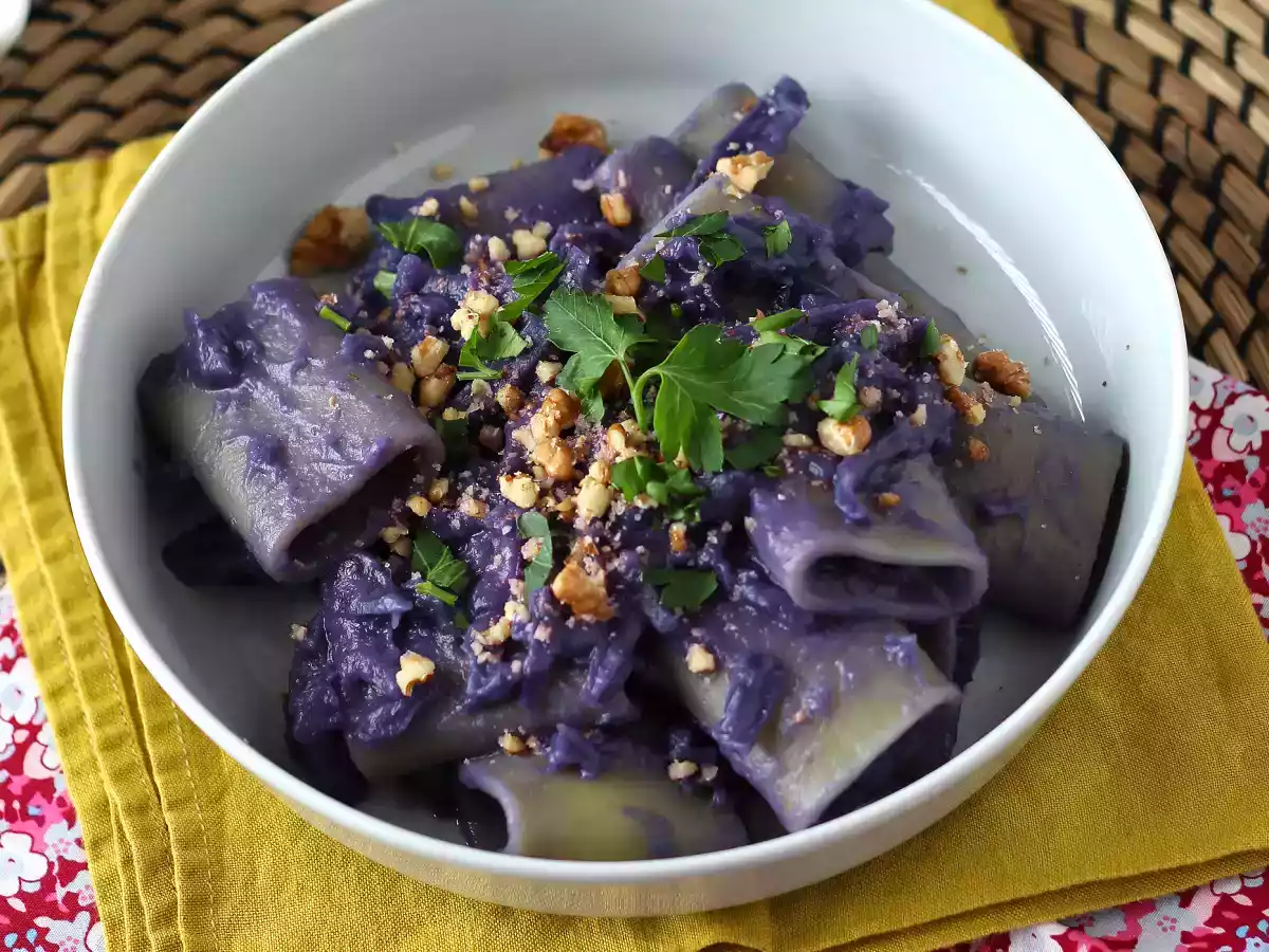Pasta con lombarda y nueces, para disfrutar de un almuerzo de lo más colorido - foto 5