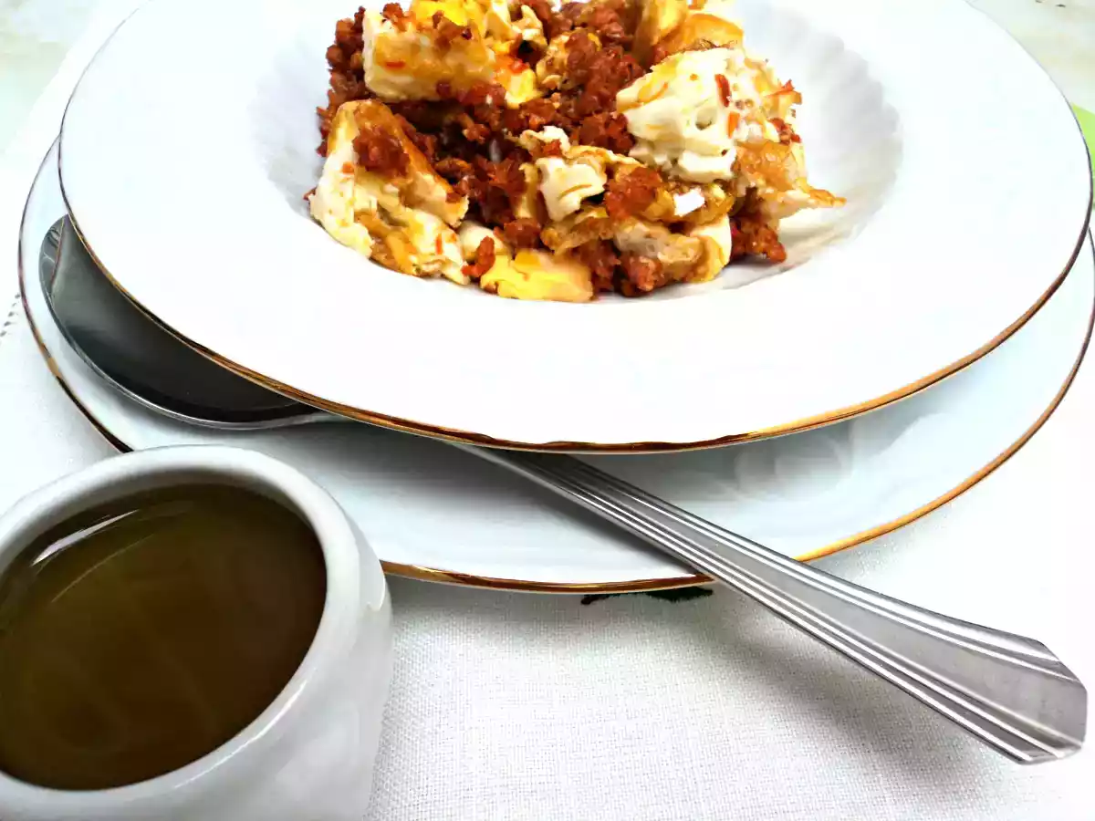 Pasta con masa de chorizo al huevo sin pasta
