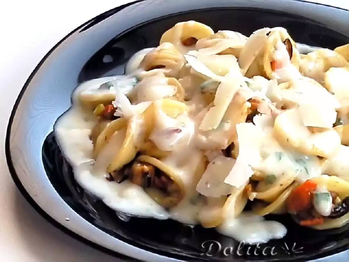 Pasta con mejillones a la crema
