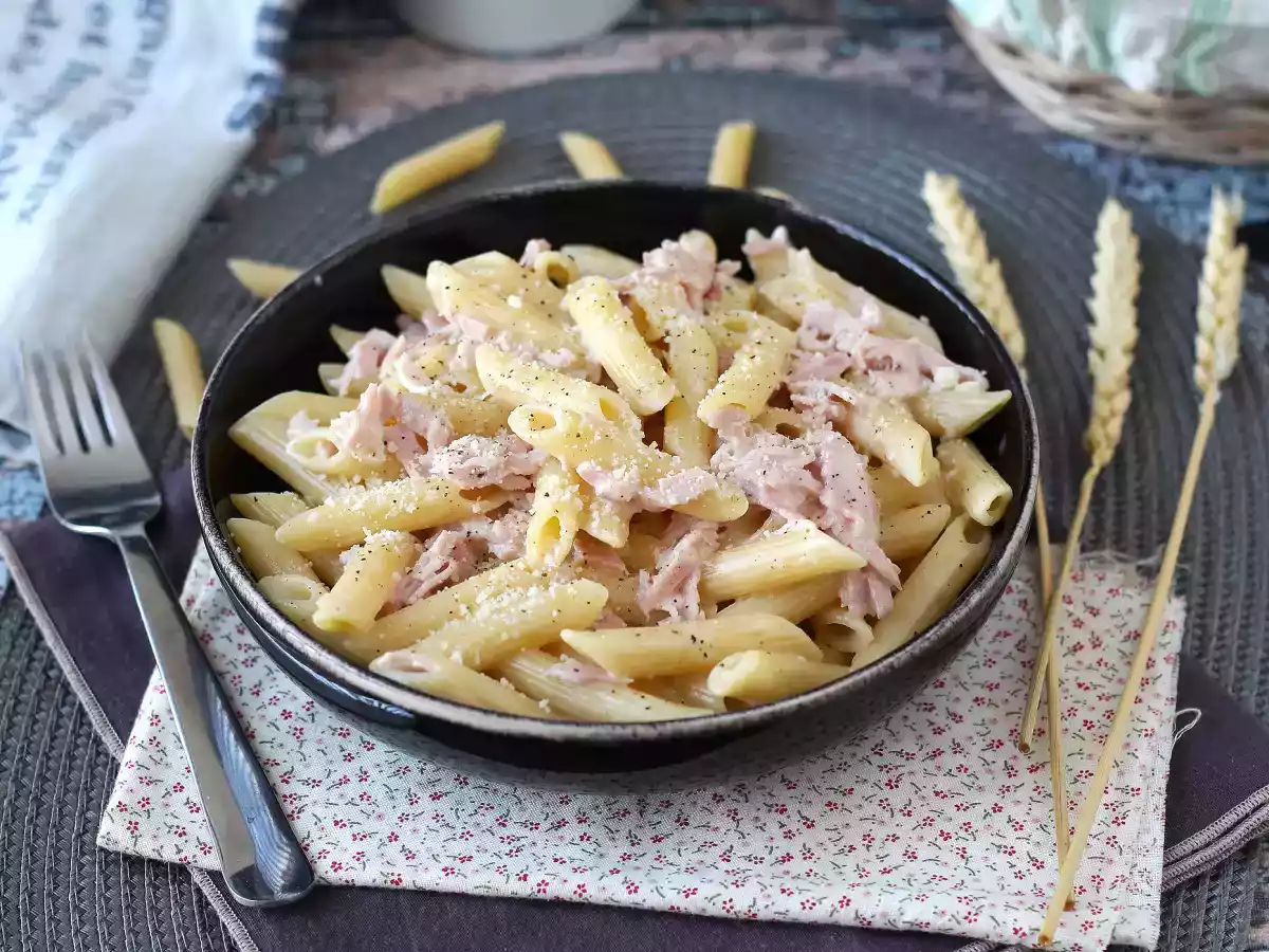 Pasta con nata y jamón cocido: súper cremosa y rápida de hacer - foto 2