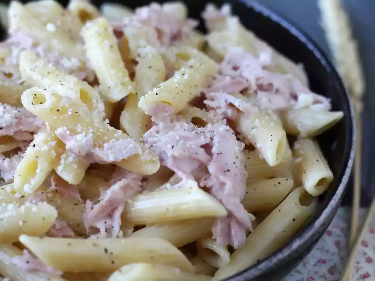 Pasta con nata y jamón cocido: súper cremosa y rápida de hacer - foto 4