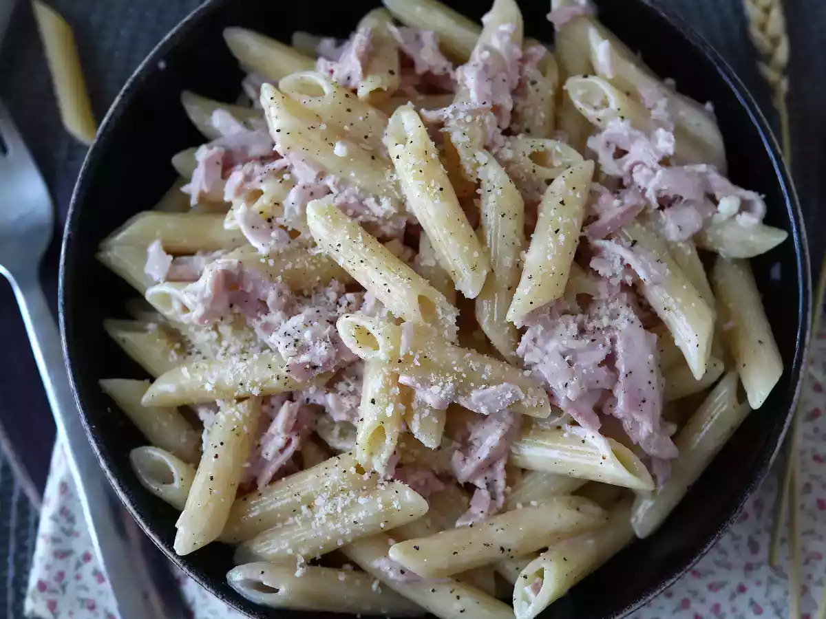 Pasta con nata y jamón cocido: súper cremosa y rápida de hacer - foto 5