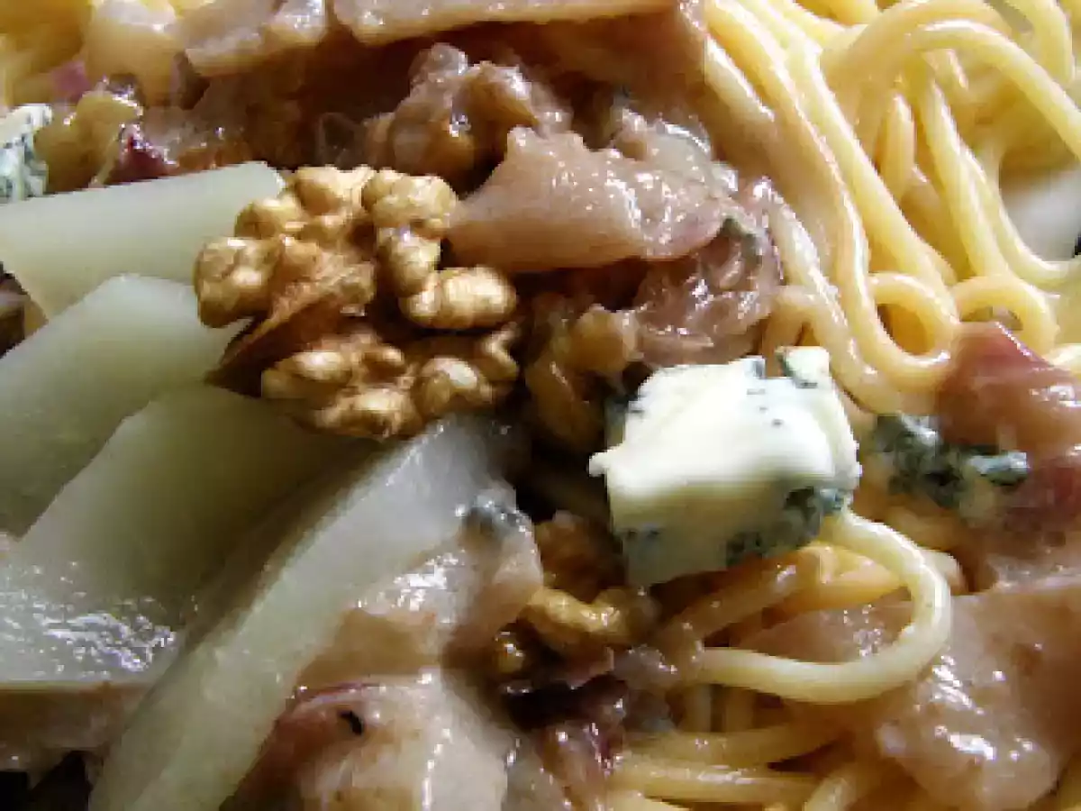 Pasta con peras y nueces y salsa Gorgonzola - foto 2