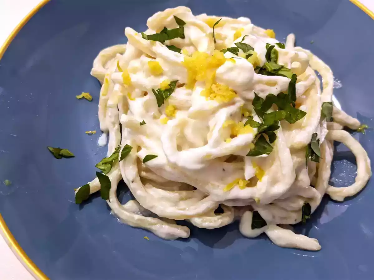 Pasta con ricotta y limón, una receta fácil, rápida y deliciosa