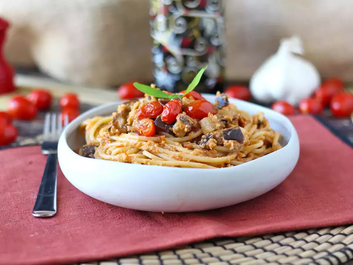 Pasta cremosa con berenjena asada y tomates cherry, sin nata - foto 5