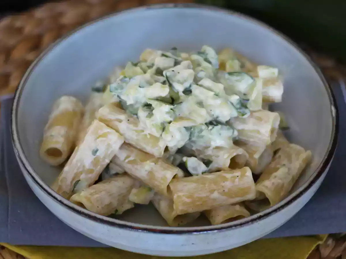 Pasta cremosa con calabacín, una receta sabrosa y muy rápida - foto 4