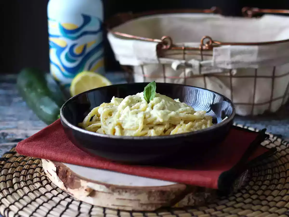 Pasta cremosa con calabacines y yogur griego - foto 2