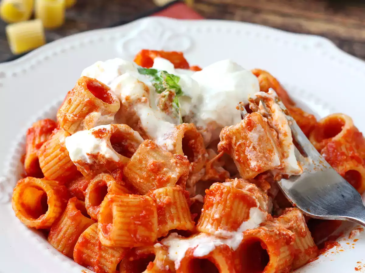 Pasta cremosa con tomate y stracciatella: una receta fácil lista en poco más de 10 minutos - foto 7
