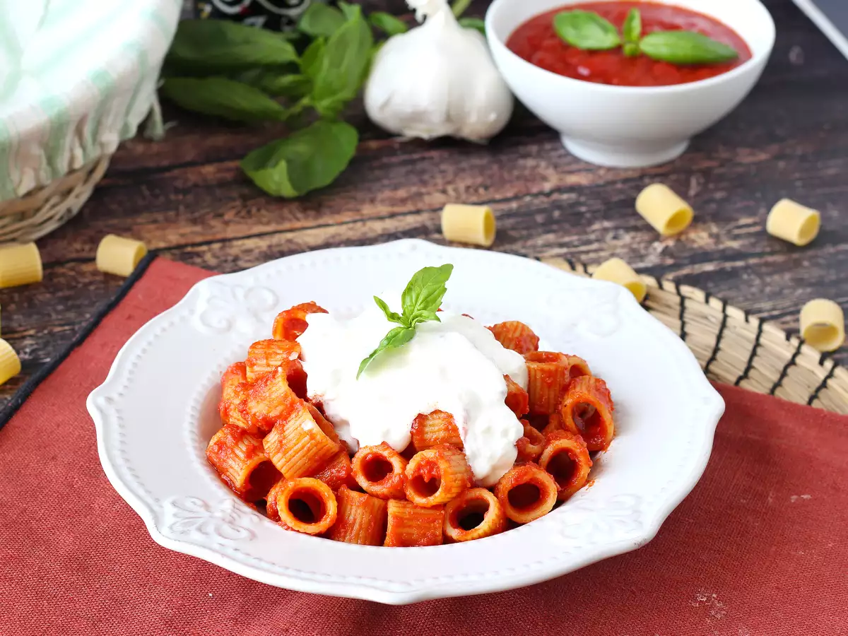 Pasta cremosa con tomate y stracciatella: una receta fácil lista en poco más de 10 minutos - foto 8