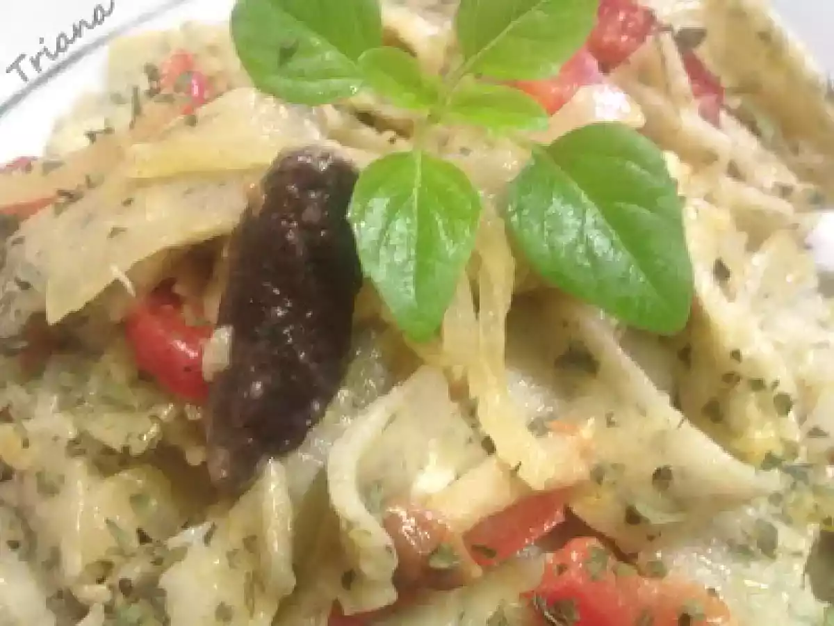 Pasta de ajo del oso a la crema con verduras y setas - foto 2