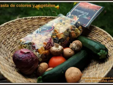 Pasta de colores y vegetales. - foto 3