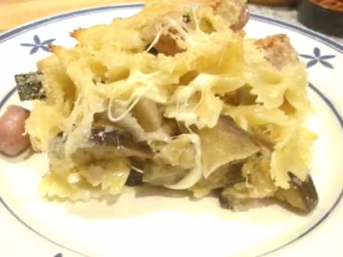 Pasta Farfalle con berenjenas y mozzarella al horno
