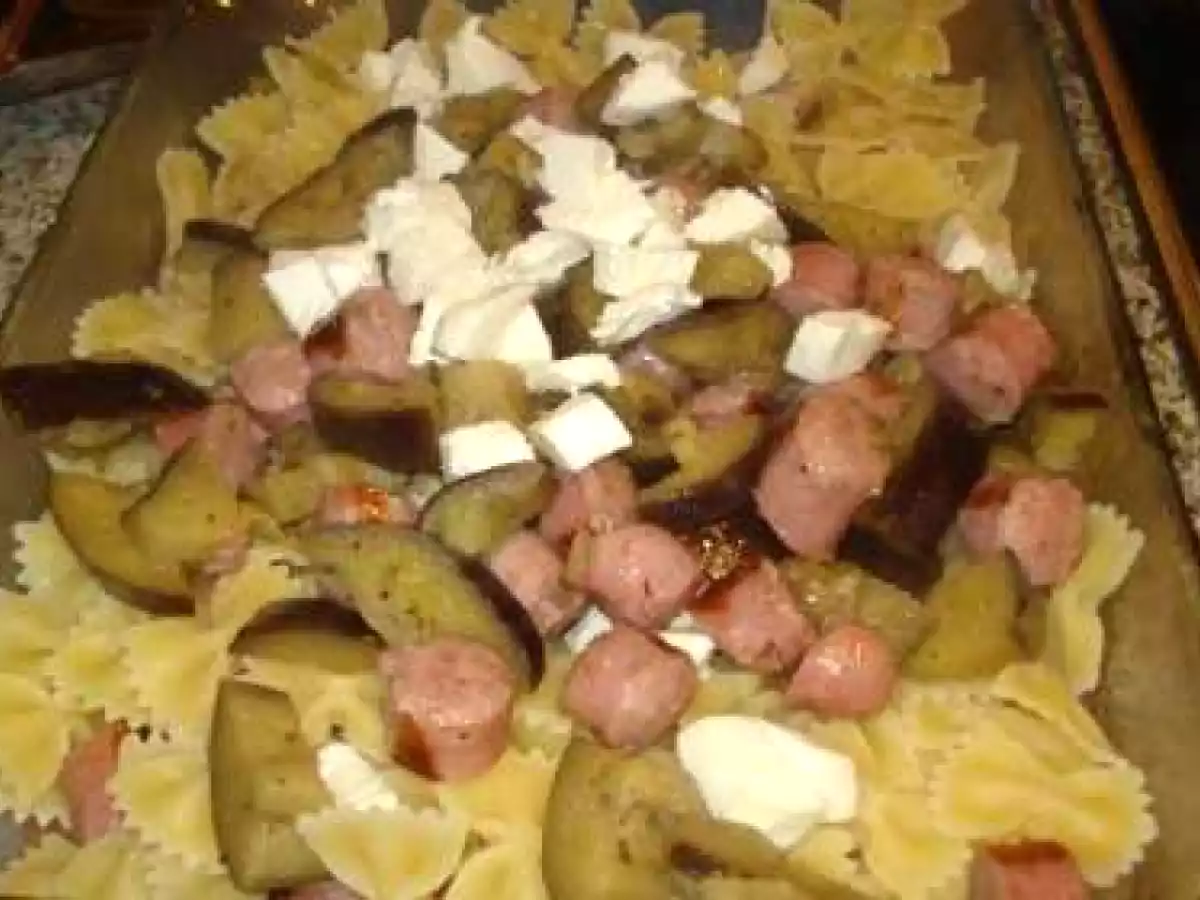 Pasta Farfalle con berenjenas y mozzarella al horno - foto 3