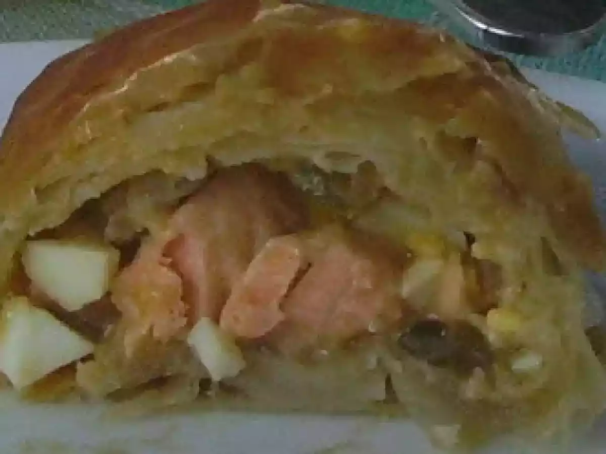 Pasta Filo Rellena Salmón Con Salsa De Piquillos - foto 3