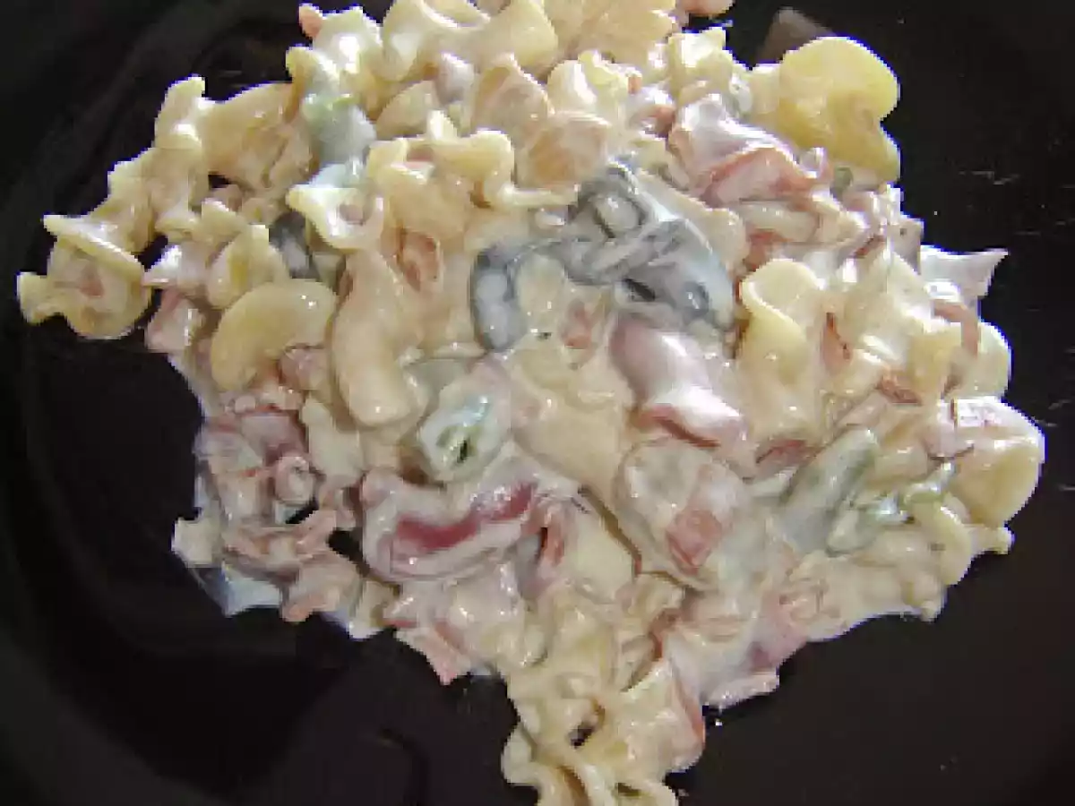 PASTA GIGLI A LA CARBONARA