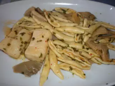 Pasta italiana con setas y lomos de merluza - foto 3