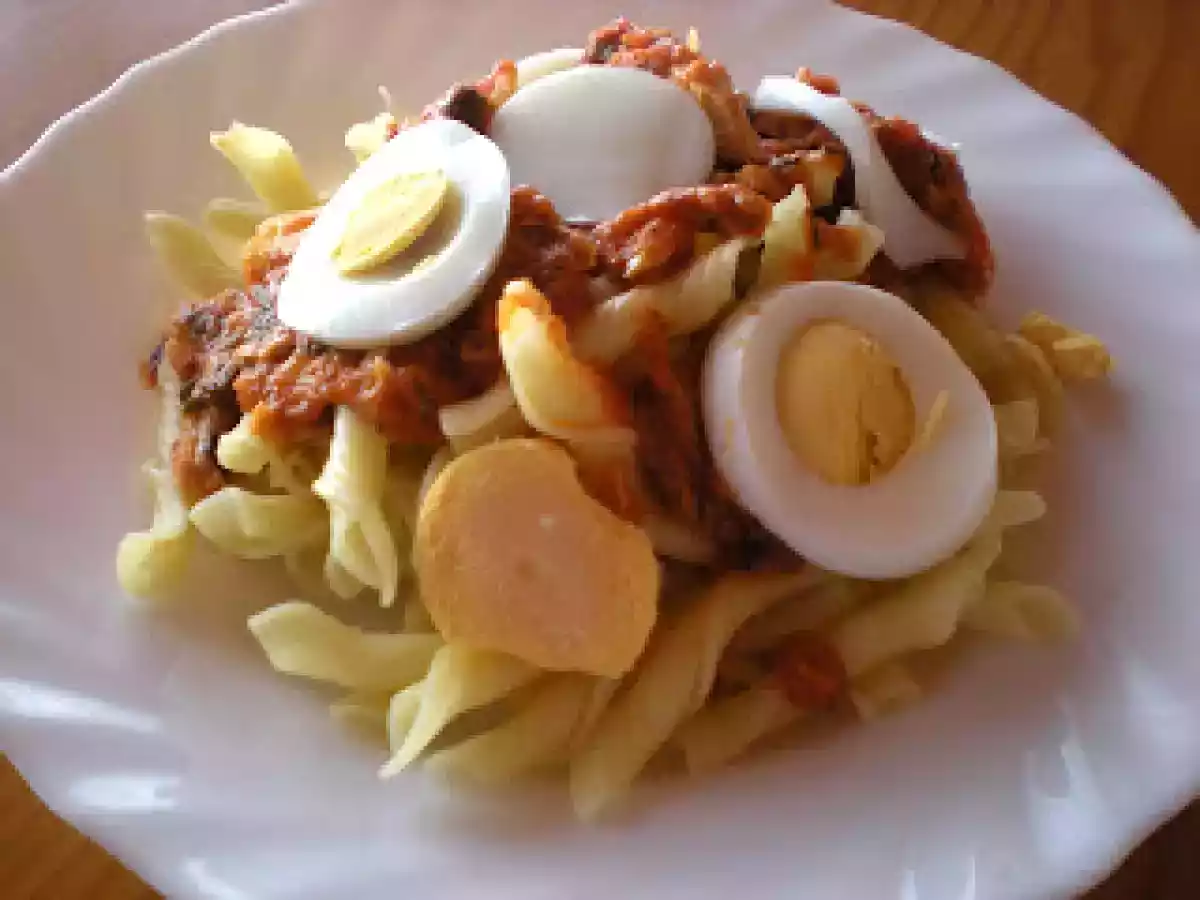 Pasta italiana lorchietti caserecci