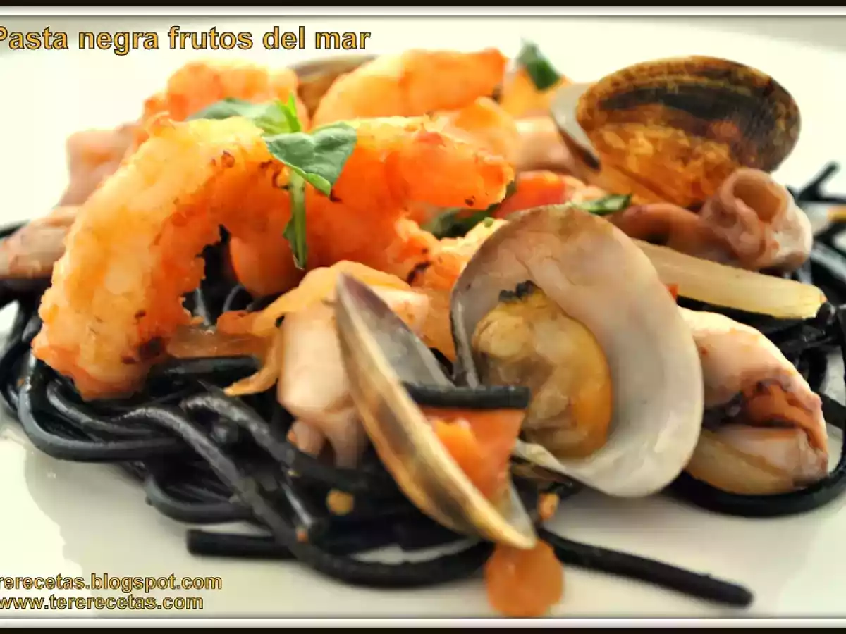 Pasta negra frutos del mar. - foto 4