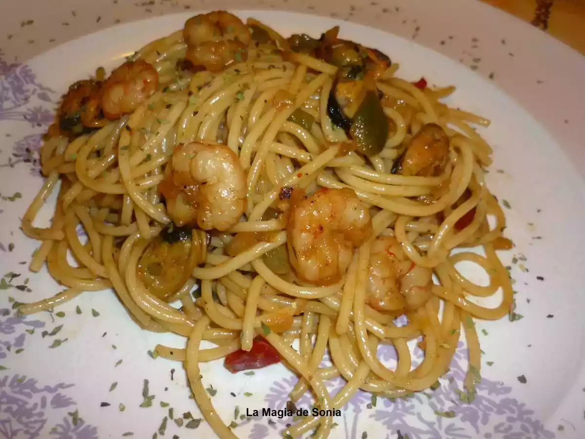 Pasta Picante con Gambas y Mejillones.