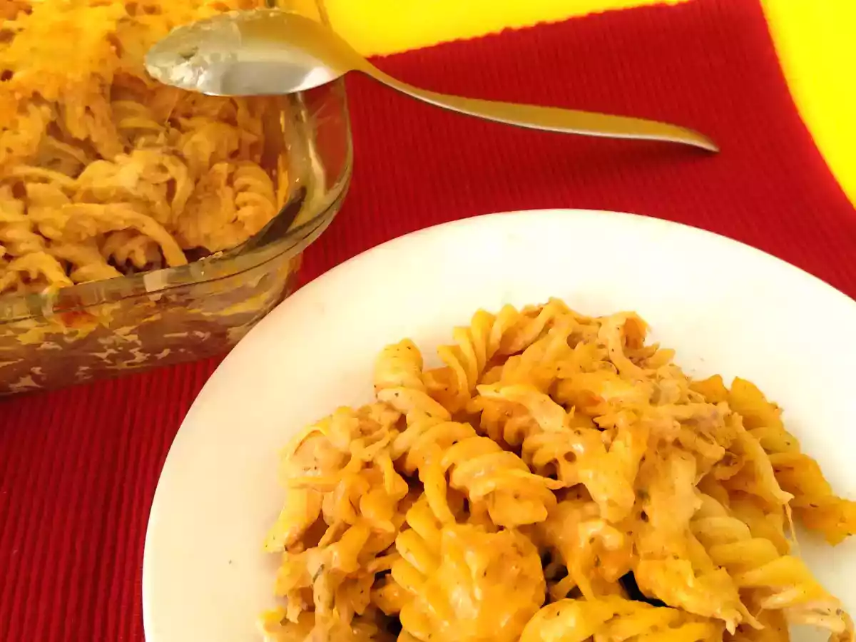 Pasta picante con pollo y gratinada con queso - foto 3