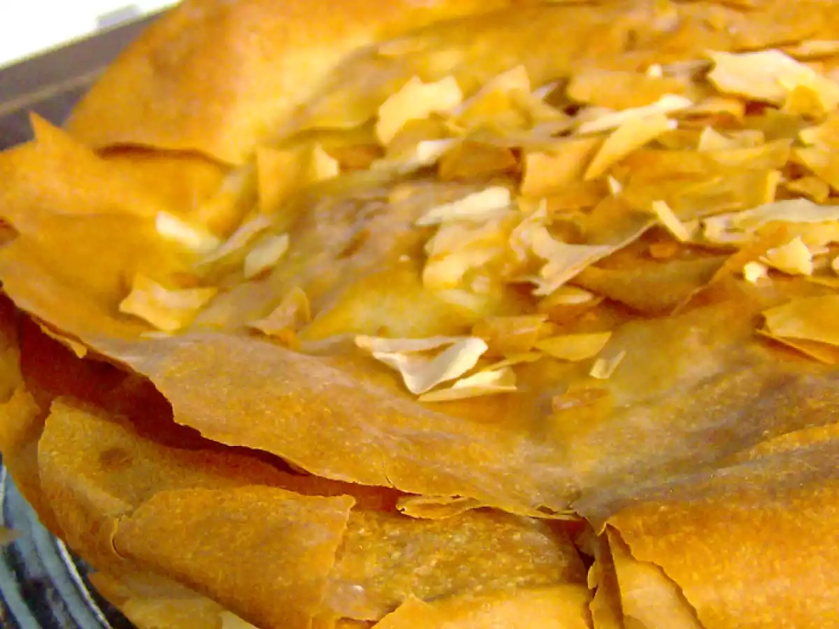 Pastel con masa filo casera - foto 2