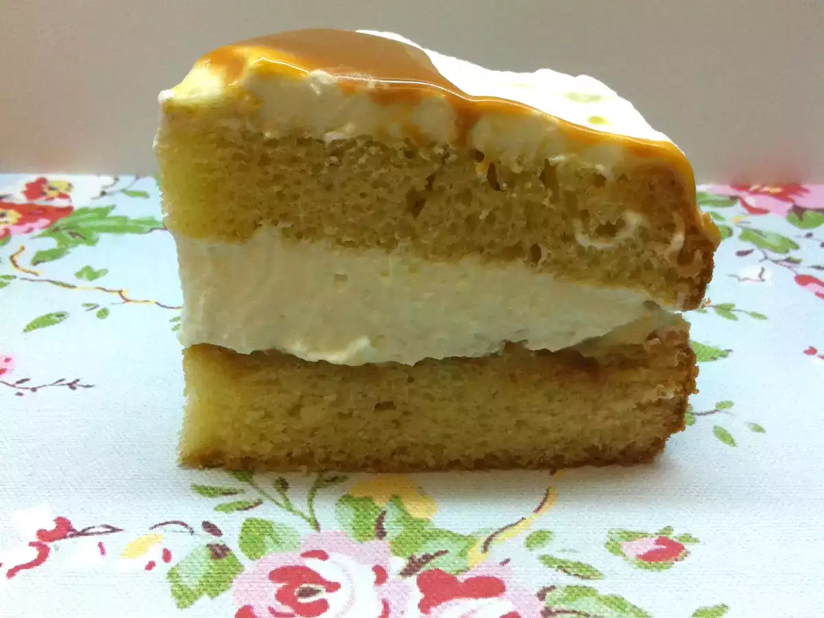 Pastel con nata, dulce de leche y plátanos, Banoffee cake - foto 2