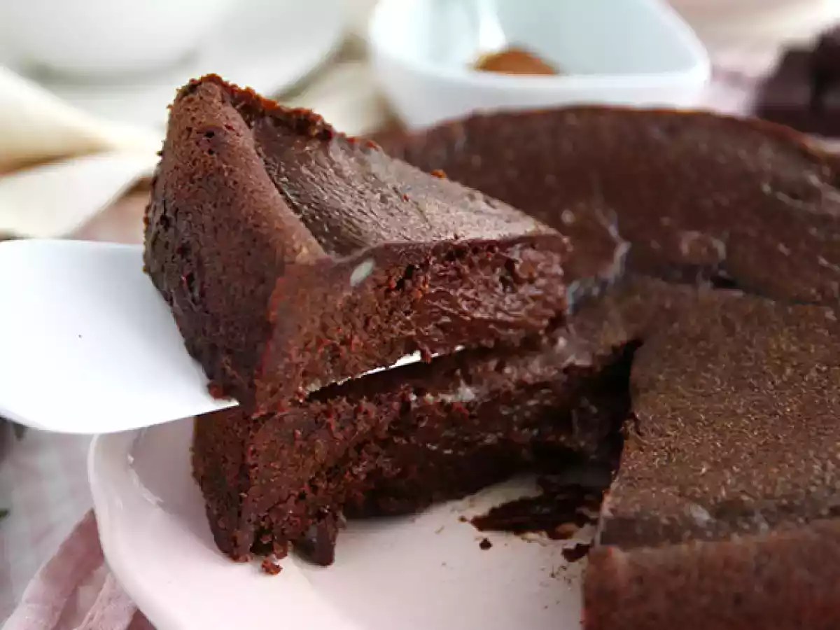 Pastel cremoso de chocolate y caramelo salado - foto 5