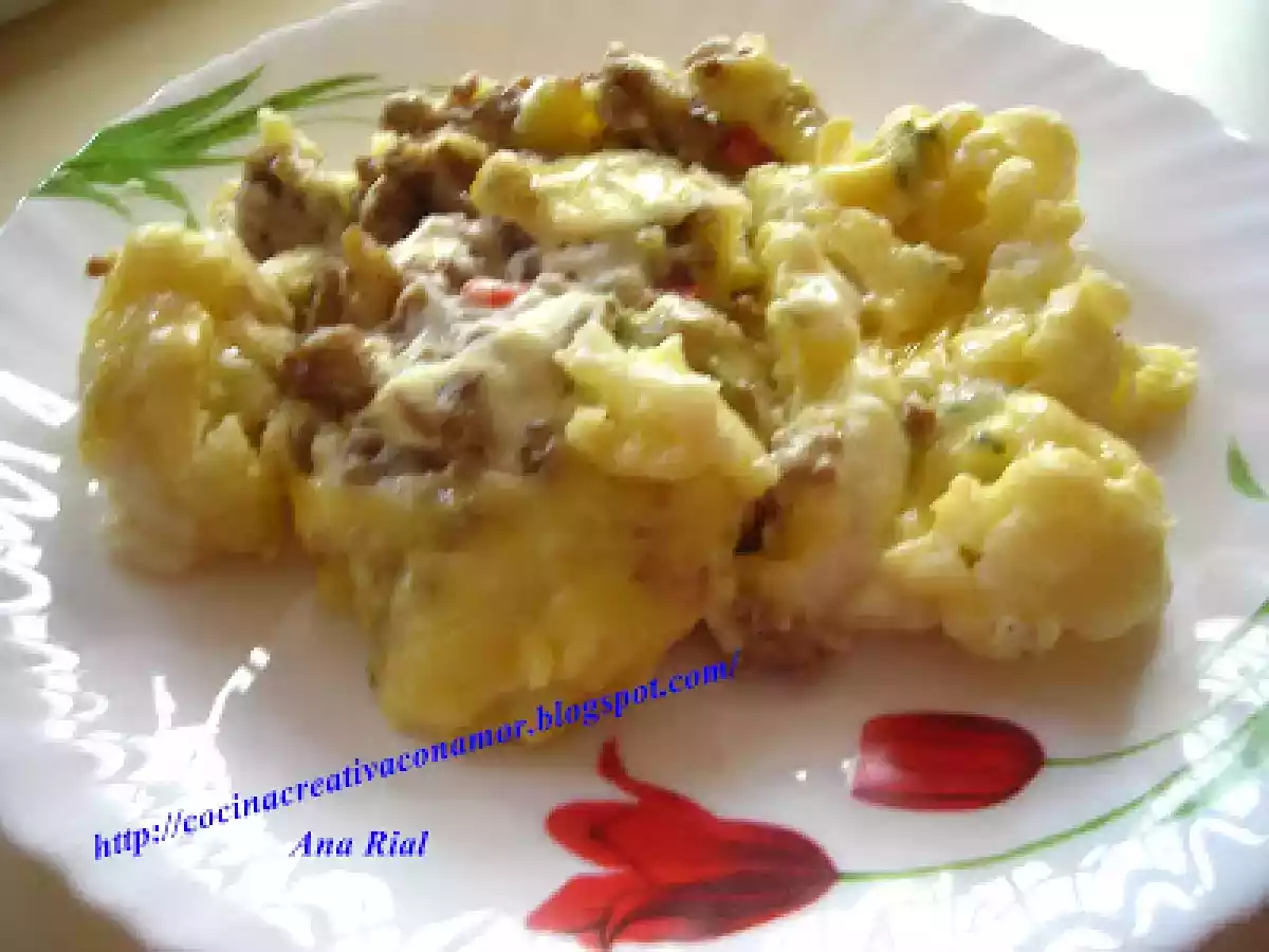 Pastel de carne gratinado con coliflor