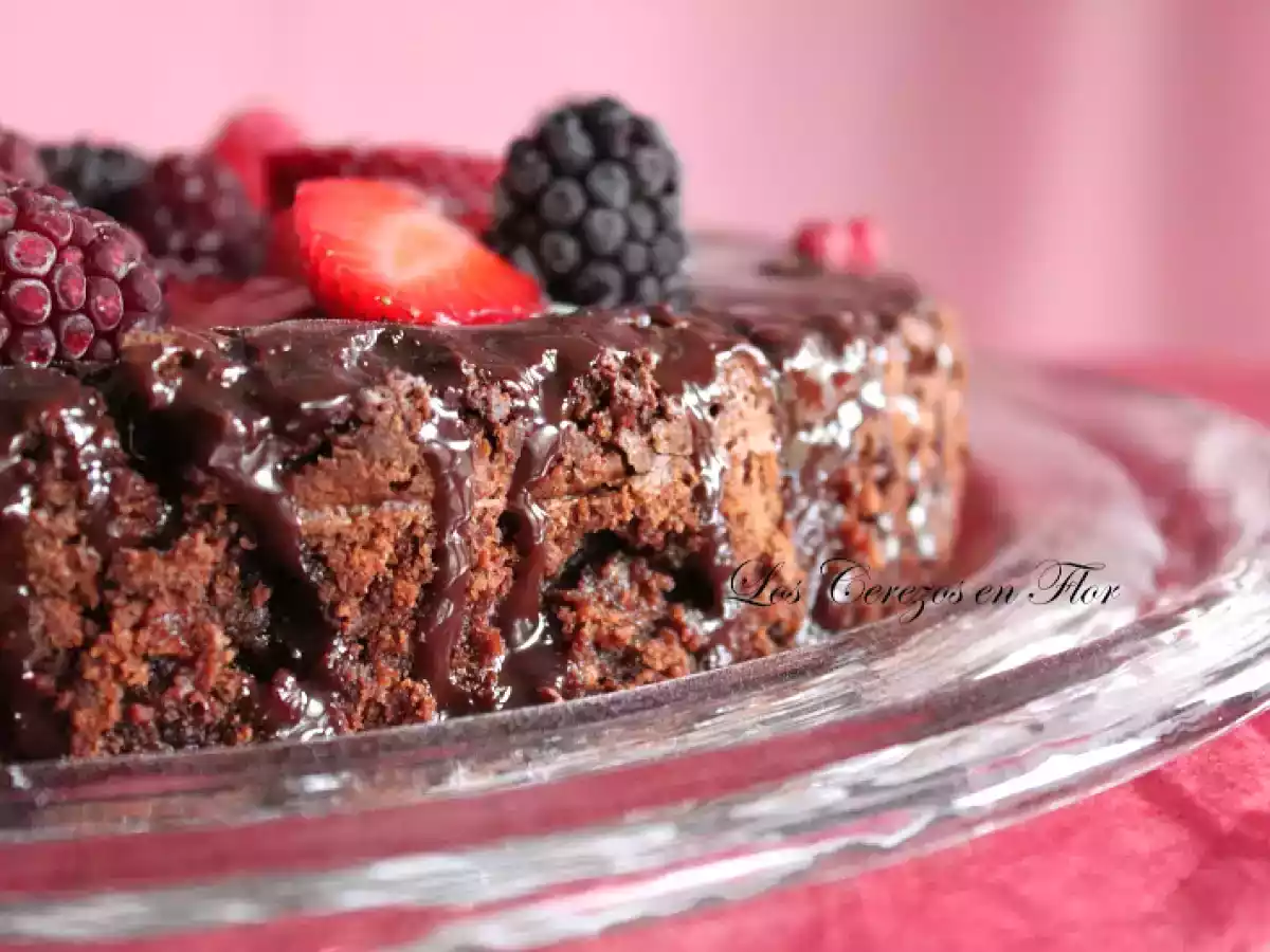 Pastel de Chocolate con frutos rojos y sin Gluten - foto 7