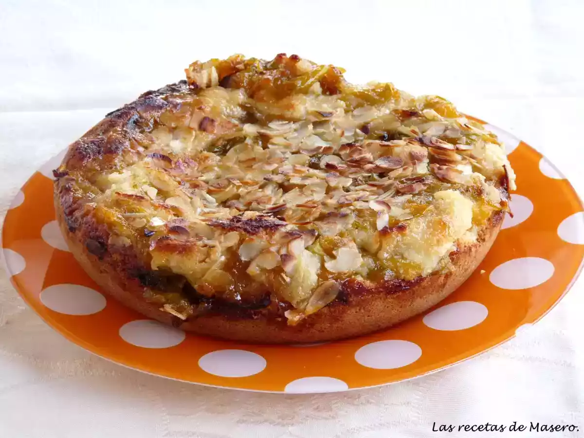 Pastel de ciruelas claudias y almendras.