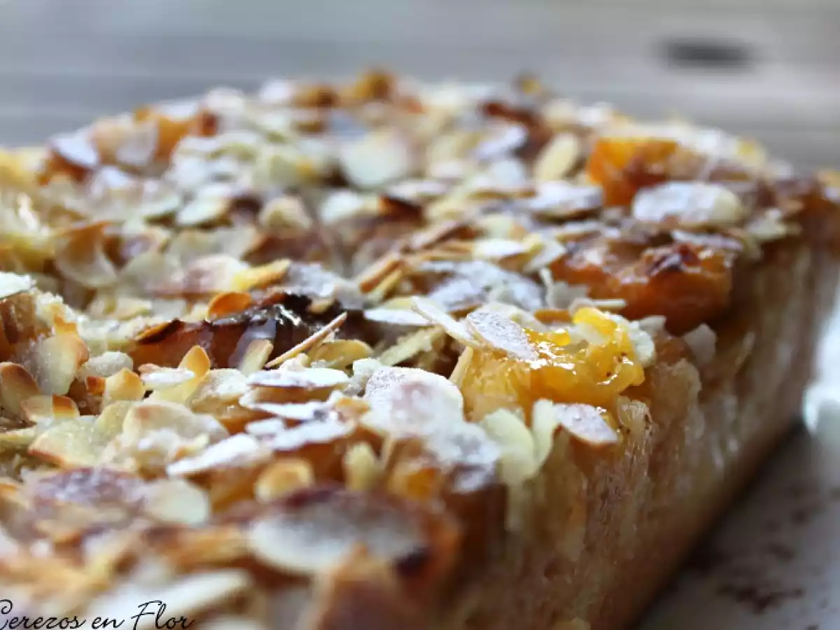 Pastel de ciruelas Mirabelle y almendras