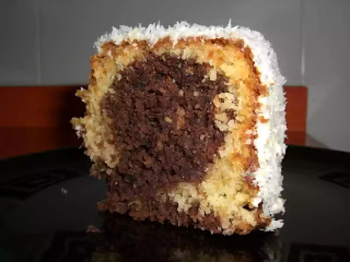 PASTEL DE COCO Y BOMBON - foto 2