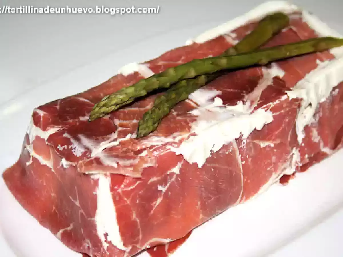Pastel de jamón y espárragos trigueros