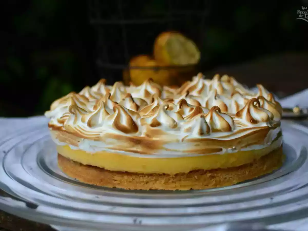 Pastel de limón con masa sablé y merengue suizo