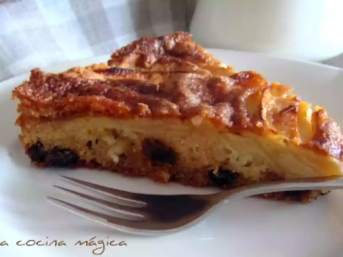 PASTEL DE MANZANA CON PASAS Y PIÑONES