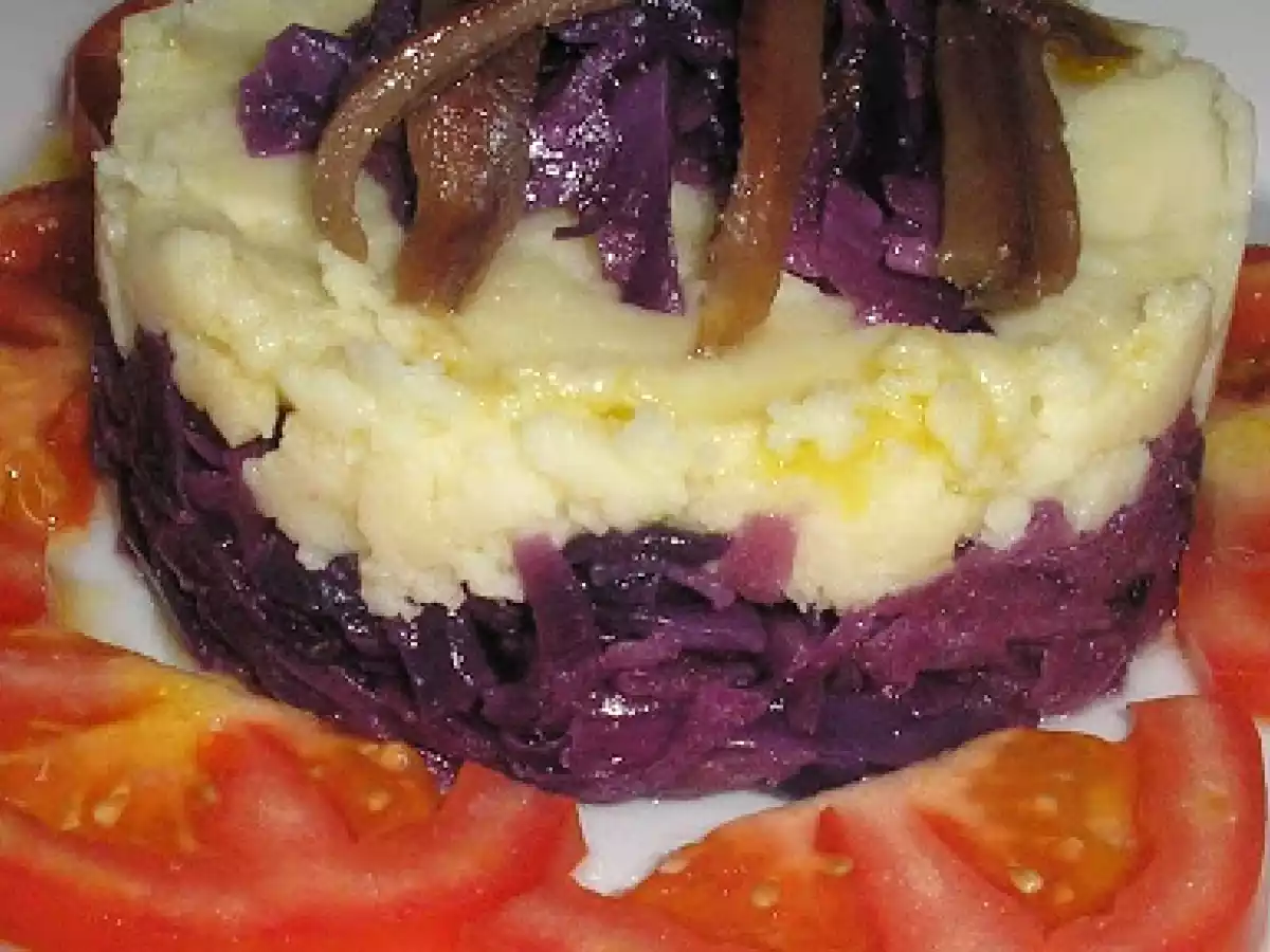 PASTEL DE MANZANA, LOMBARDA Y PATATA