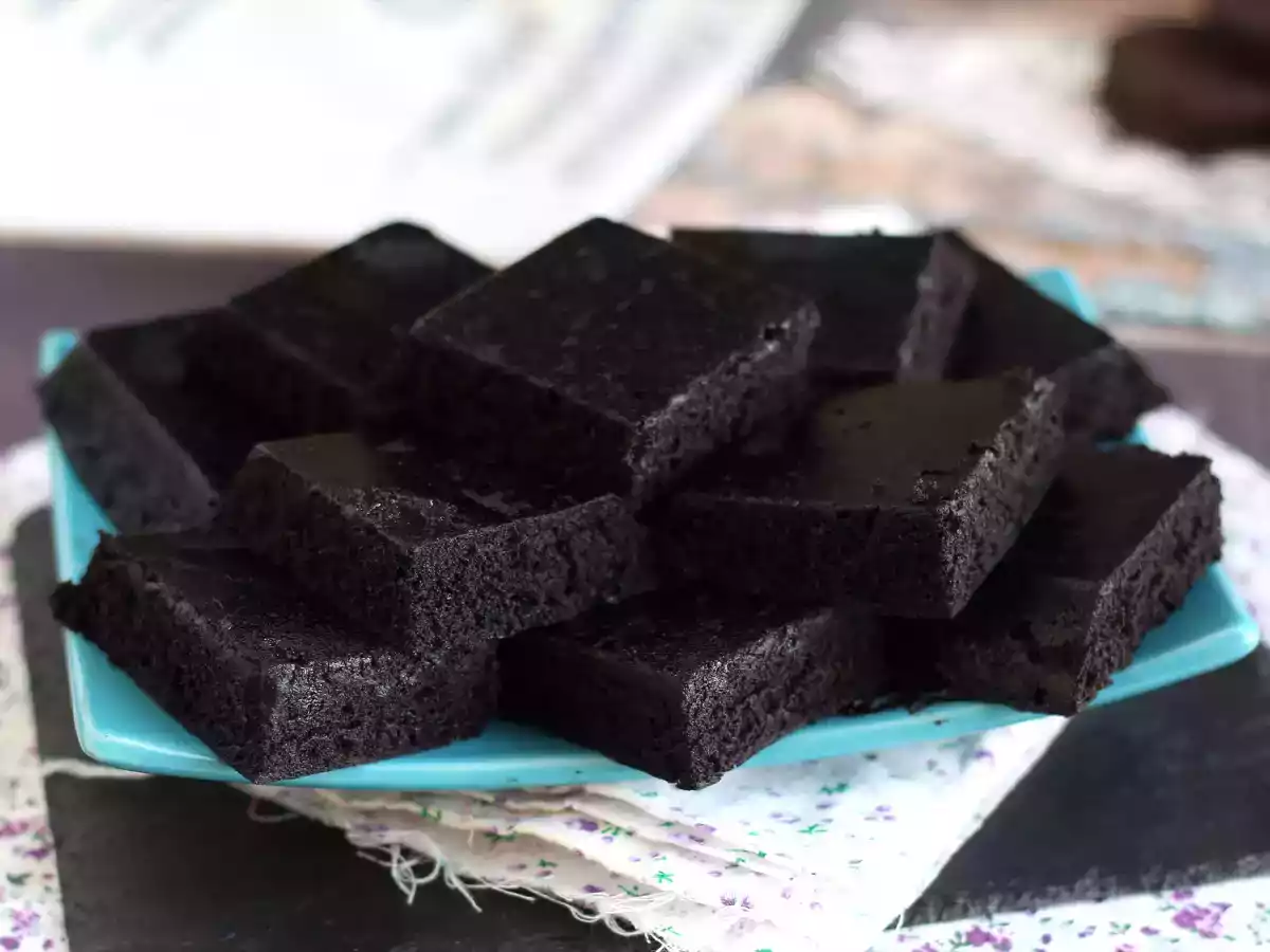 Pastel de Oreo, con sólo 3 ingredientes y ¡listo en 6 minutos en el microondas!