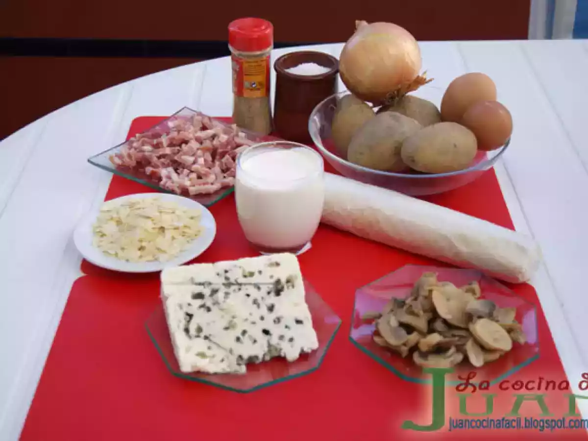 PASTEL DE PATATAS, BEICON, CHAMPIÑONES Y ROQUEFORT